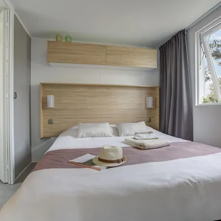 Nautilus 6p 3bdrms Airconpremium * 滨海圣奥班