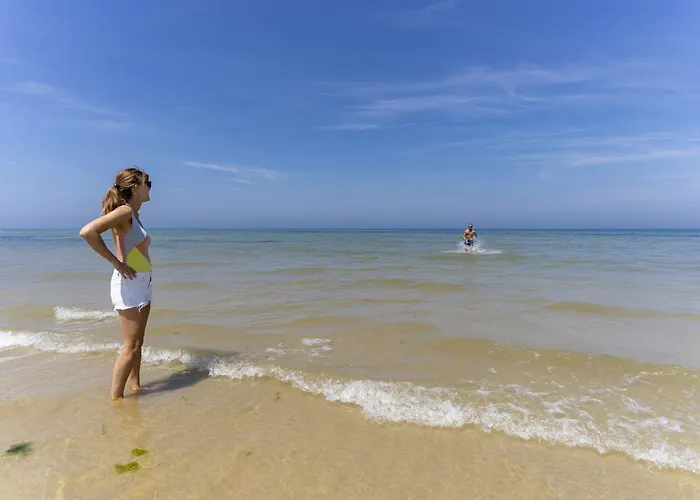 Nautilus 6p 3bdrms Airconpremium 营地